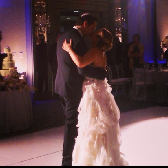 Authentic Monique Lhullier wedding dress - Picture 10 of 10